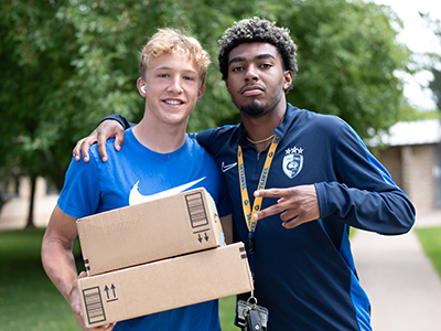 Students on move-in day